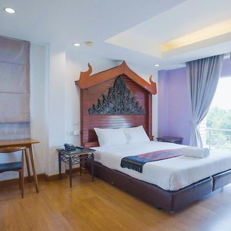 Korbua House Hotell Bangkok Exteriör bild